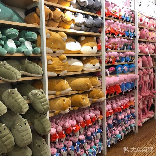 毛絨玩具貨架圖片大全與日用百貨搭配指南